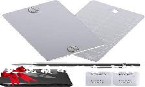 数字货币钱包的数量：现状与趋势

  数字货币钱包的数量与变迁：你必须知道的事实/  
 guanjianci 数字货币, 钱包, 加密货币/ guanjianci 

在数字货币的世界里，钱包是玩家用于存储、接收和发送数字货币的重要工具。随着加密货币市场的快速发展，钱包的种类和数量也在不断增加。本文将深入探讨数字货币钱包的现状、未来趋势，以及影响钱包数量增长的因素。同时，我们将回答一些与数字货币钱包相关的重要问题，帮助读者全面了解这一话题。

一、数字货币钱包的类型与特点
在先了解数字货币钱包的数量之前，我们有必要了解钱包的分类。通常，数字货币钱包可以分为两大类：热钱包和冷钱包。热钱包是指联网状态的钱包，用户可以随时进行交易，它们的优点在于方便、快捷，但相对安全性较低；冷钱包则是指未连接互联网的钱包，通常用来长时间存储资产，安全性较高。

除了热钱包和冷钱包，钱包还可以根据功能进一步细分，包括：软件钱包、硬件钱包、纸钱包等。软件钱包通常提供用户友好的界面，适合新手使用；硬件钱包则提供最高 level 的安全，广泛适用于长期存储加密资产。

二、分析数字货币钱包的数量
对于数字货币钱包的数量，现今没有一个精确的统计数据。原因在于钱包创建简单且不需要实名制，用户可以轻易地创建多个钱包。然而，某些研究报告指出，仅在主流加密货币（如比特币和以太坊）中，钱包的数量已经达到数千万个。

根据最新数据，比特币钱包数量已超过 1 亿，而以太坊钱包也在快速增长。这也反映出更多的人正在参与到数字货币的投机与投资中。从这个角度来看，钱包数量的增长并不只是一个简单的数字，它背后反映的是整个数字货币生态系统的发展。

三、数字货币钱包数量增长的因素
数字货币钱包数量的增长受多种因素的影响，这里列出几个主要因素：

1. **用户增长**：随着加密货币的普及与认知度提升，越来越多的用户希望参与到数字货币的交易中。尤其是年轻一代，他们更愿意接受新事物，愿意尝试加密货币。

2. **技术进步**：数字钱包的技术也在不断进步，许多钱包提供了更加方便的操作界面和安全性措施，这使得用户更容易创建和使用钱包。

3. **政策与法规**：在一些国家和地区，加密货币的合法性逐步得到了确认，进一步激励了用户参与的热情。同时，合规的钱包服务也逐渐涌现，推动了钱包数量的增长。

四、未来趋势：数字货币钱包的演变
展望未来，数字货币钱包可能会朝以下趋势进行演变：

1. **多功能性**：未来的钱包将不仅仅是存储和转账工具，可能会集成更多的金融服务，如借贷、投资和支付等功能，使得用户在一个平台上就可以满足多种需求。

2. **安全性提升**：随着黑客攻击和安全事件的增多，钱包服务商将更加重视安全性，通过多重身份认证、冷存储等手段来保护用户资产。

3. **去中心化钱包的崛起**：去中心化钱包将提供更高的隐私保护，用户将会对自己的资产拥有更多的控制权，避开中心化平台潜在的风险，成为未来的热门选择。

相关问题探讨

问题一：数字货币钱包的安全性有多重要？
安全性是数字货币钱包使用中最重要的考量之一。由于数字货币的特点是不可逆转和匿名性，一旦用户的资金被盗取，几乎无法追回。近年来，许多黑客攻击事件导致了巨额损失，这进一步强调了安全对于钱包的重要性。

因此，在选择钱包时，用户应优先考虑该钱包的安全性。例如，选择硬件钱包、启用双重认证及定期更新钱包软件等措施都是保护资产的有效方式。此外，用户还应提高警惕，识别钓鱼网站和虚假链接，以避免陷入骗局之中。

问题二：如何选择合适的数字货币钱包？
选择合适的数字货币钱包需要考虑几个关键因素：

1. **安全性**：如前文所述，选择具有良好安全记录的钱包，并查看其加密技术、认证机制等。

2. **易用性**：界面友好的钱包更容易上手，尤其是对于新手用户。在选择时可以先查看钱包的使用教程和评价。

3. **支持的货币种类**：确保所选钱包支持你所拥有的所有数字货币种类。一些钱包可能只支持特定的货币，限制用户的灵活性。

4. **社区和开发支持**：活跃的开发团队和用户社区通常意味着该钱包会不断更新，以满足用户的需求，这是选择钱包时的重要参考。

问题三：热钱包与冷钱包各自的优缺点是什么？
热钱包的优势主要在于方便及高效。用户可以随时通过互联网完成交易，适合频繁交易的用户。缺点则是对黑客攻击和网络漏洞的风险较高，安全性相对较差。

相对而言，冷钱包具有更高的安全性，适用于长期存储。其缺点在于不便于快速交易，用户需要进行额外的操作来进行资金转移。选择热钱包还是冷钱包，需要根据用户的实际使用场景来定。

问题四：未来的钱包可能会有哪些创新？
未来数字货币钱包的创新可能体现在几个领域：

1. **区块链集成**：将钱包与区块链技术深度集成，支持更多的区块链协议和资产，使得用户体验更为流畅。

2. **人工智能应用**：利用人工智能技术分析用户交易行为，根据用户习惯推荐投资组合、交易策略等。

3. **增强现实和虚拟现实**：随着AR/VR技术的发展，钱包未来可能会在这些新环境中提供交互式的服务，让用户体验更加丰富。

综上所述，数字货币钱包在数量和种类上不断变化，反映出整个数字货币市场的动态发展。随着技术进步和市场需求的变化，未来的钱包有望提供更优质的服务与体验。